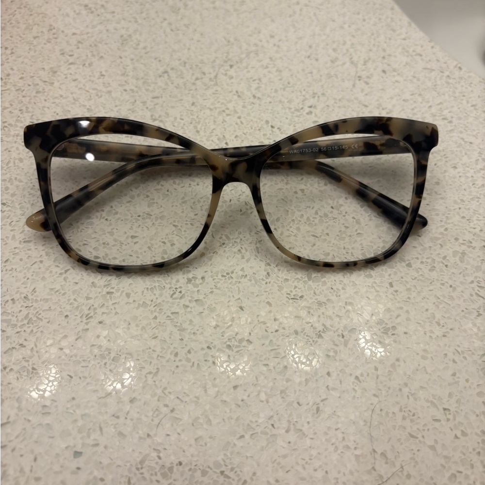 White and Black Glasses with Rectangular Shape and Large Lenses